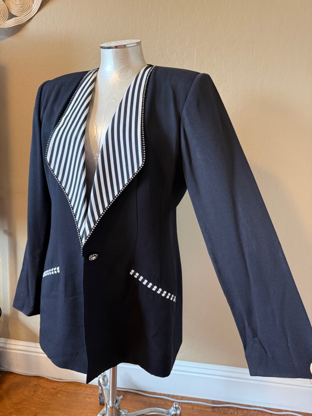 Criscione Vintage Cache 80s 90s Black Blazer Striped Contrast Lapel Rhinestone M - Picture 17 of 17